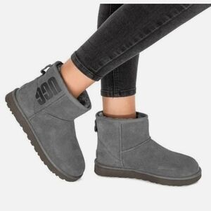 NEW! UGG 1108231 Classic Mini UGG Rubber Logo Grey Boot Suede Sheepskin US 9